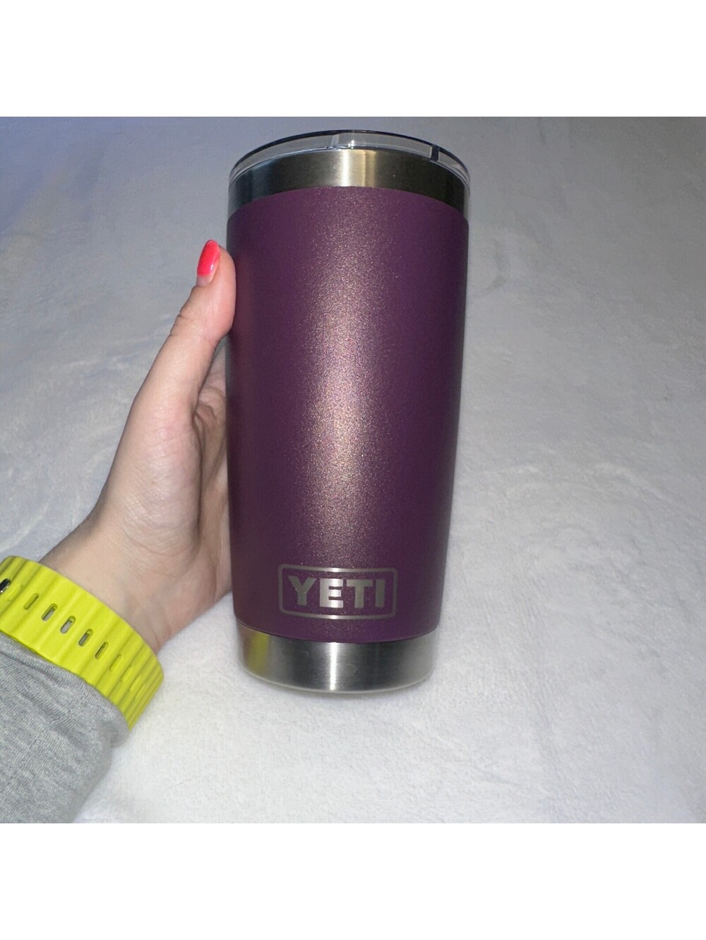 YETI Rambler 20 oz Tumbler in Purple with Lid